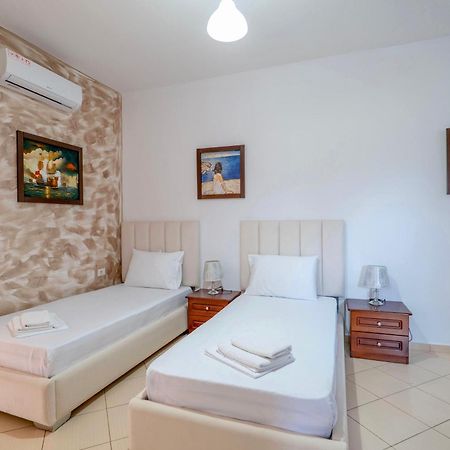 Eleni Guest House Sarande Exterior photo