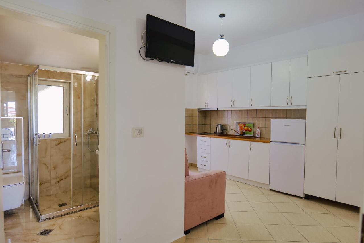 Eleni Guest House Sarande Exterior photo