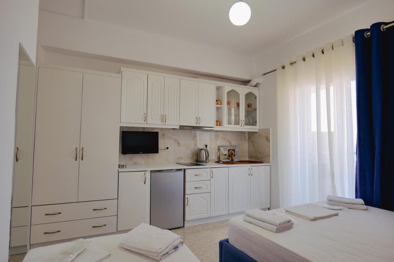 Eleni Guest House Sarande Exterior photo