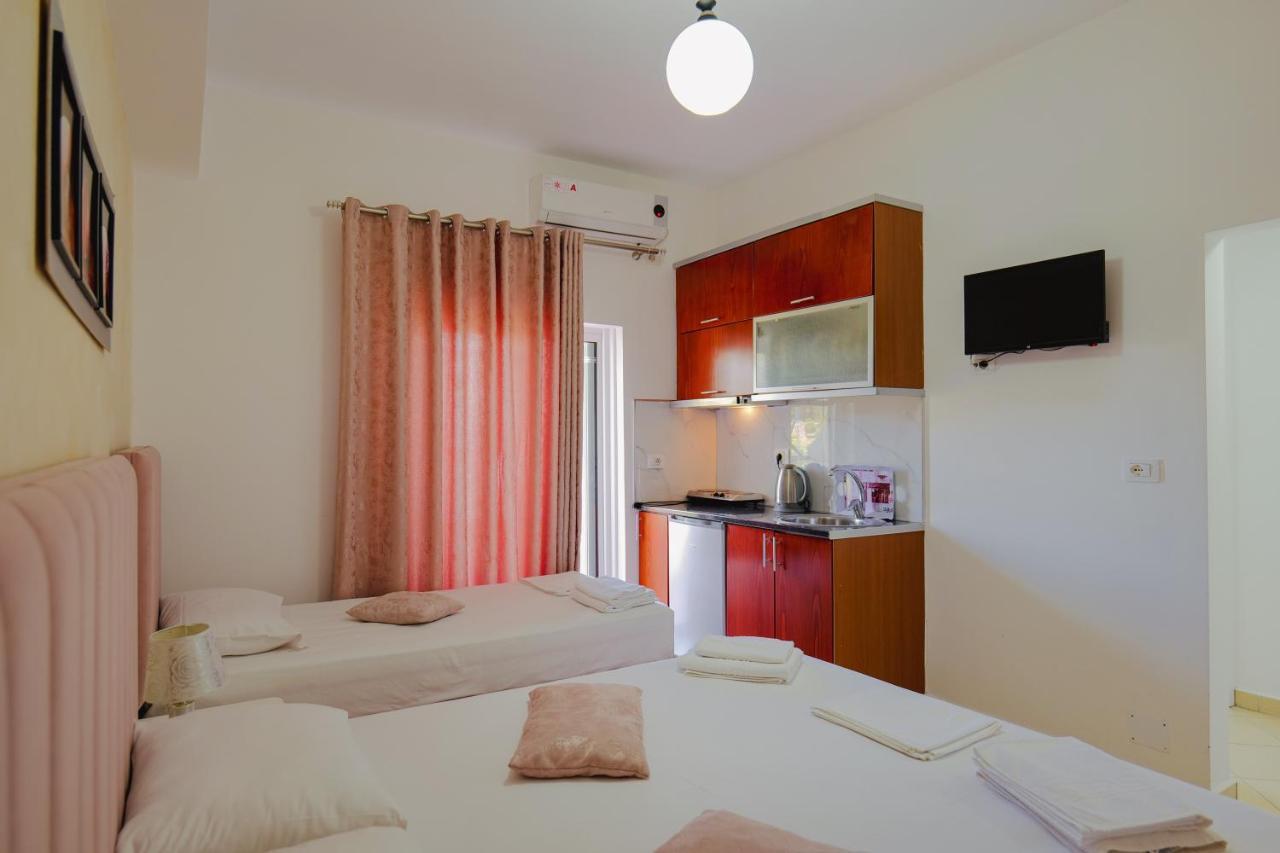 Eleni Guest House Sarande Exterior photo