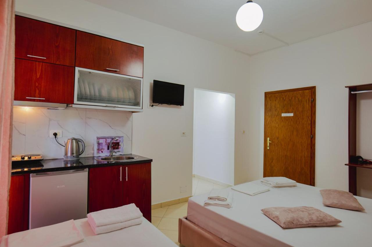 Eleni Guest House Sarande Exterior photo