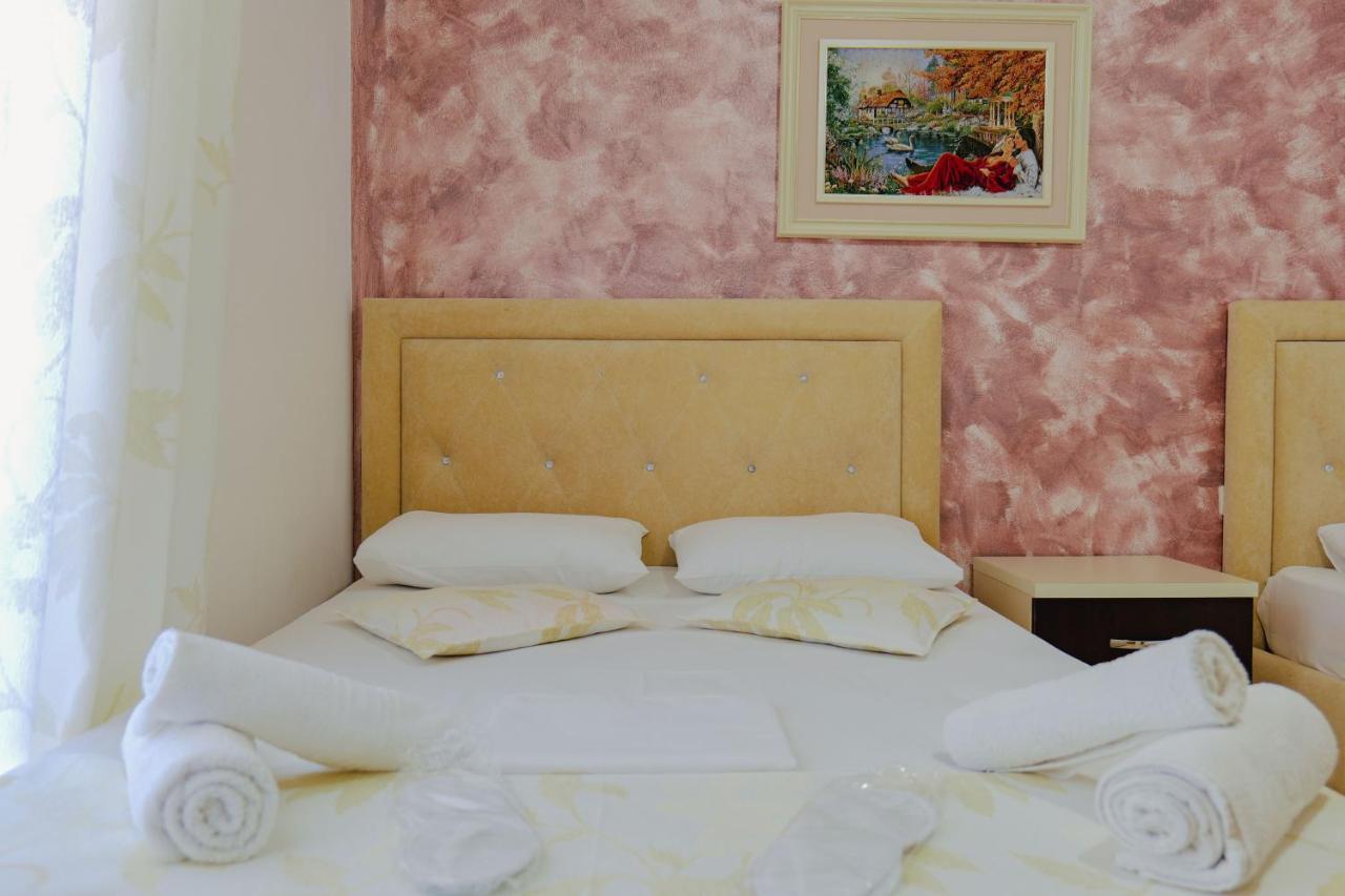Eleni Guest House Sarande Exterior photo