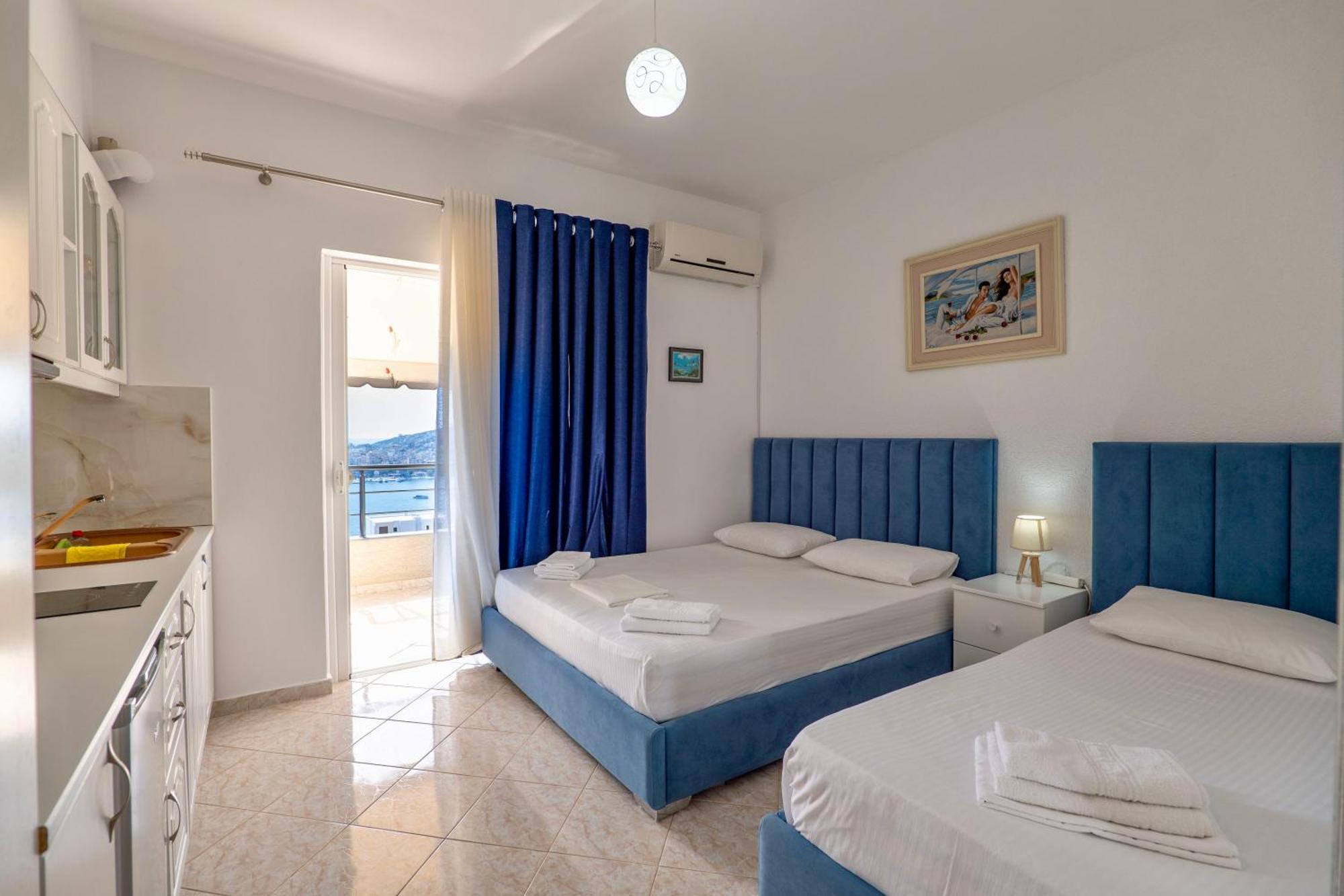 Eleni Guest House Sarande Exterior photo