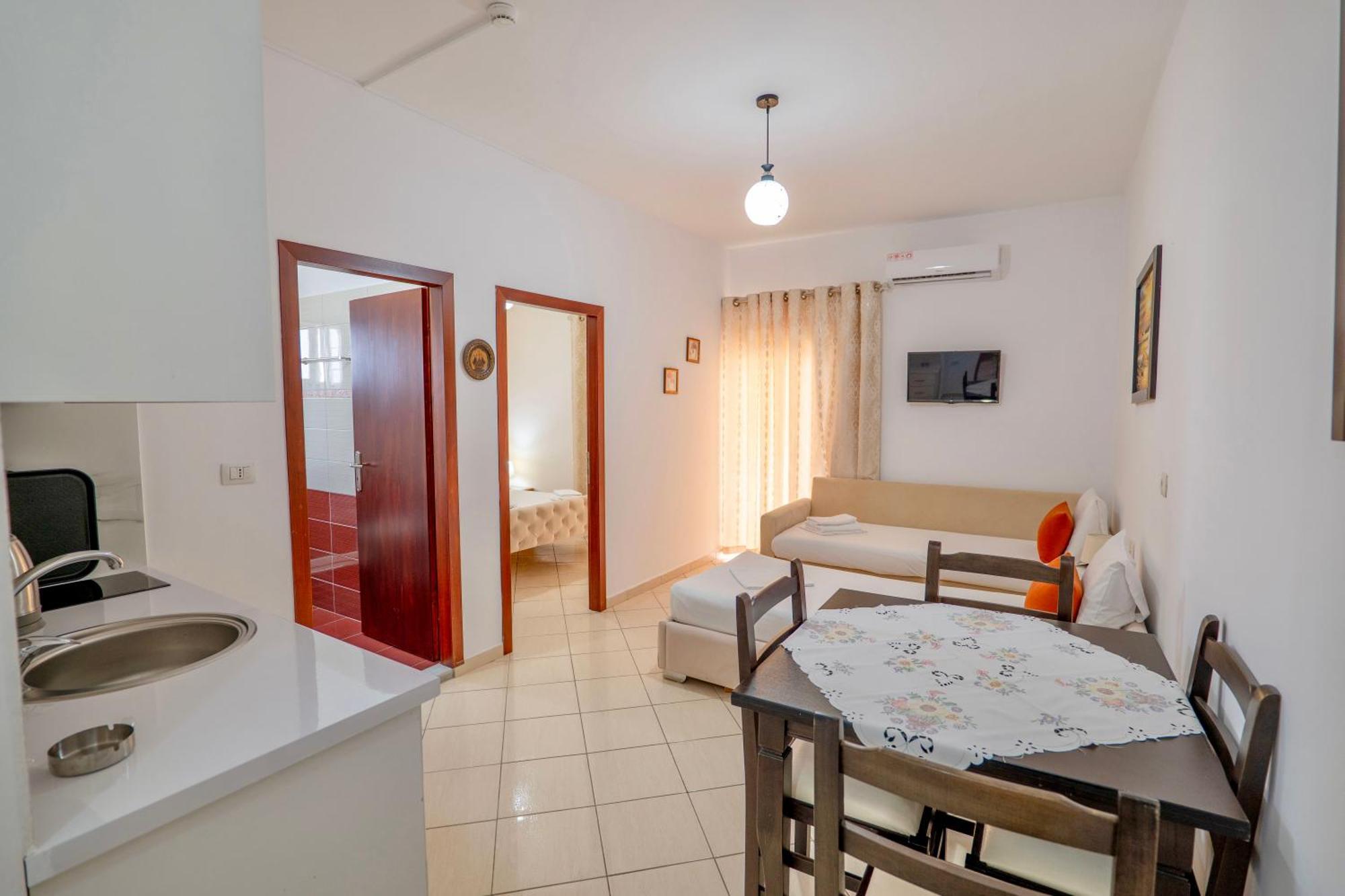 Eleni Guest House Sarande Exterior photo