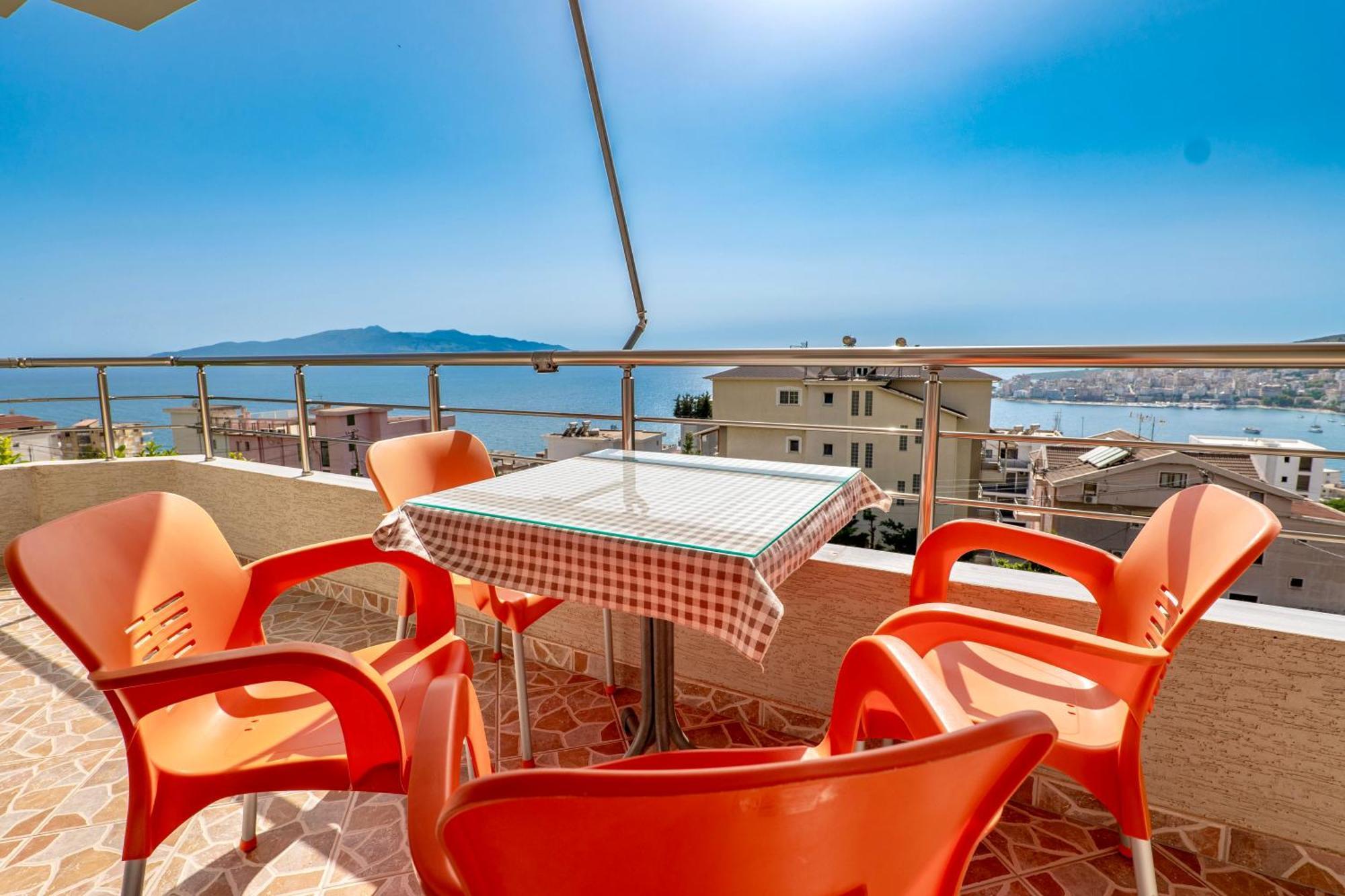 Eleni Guest House Sarande Exterior photo