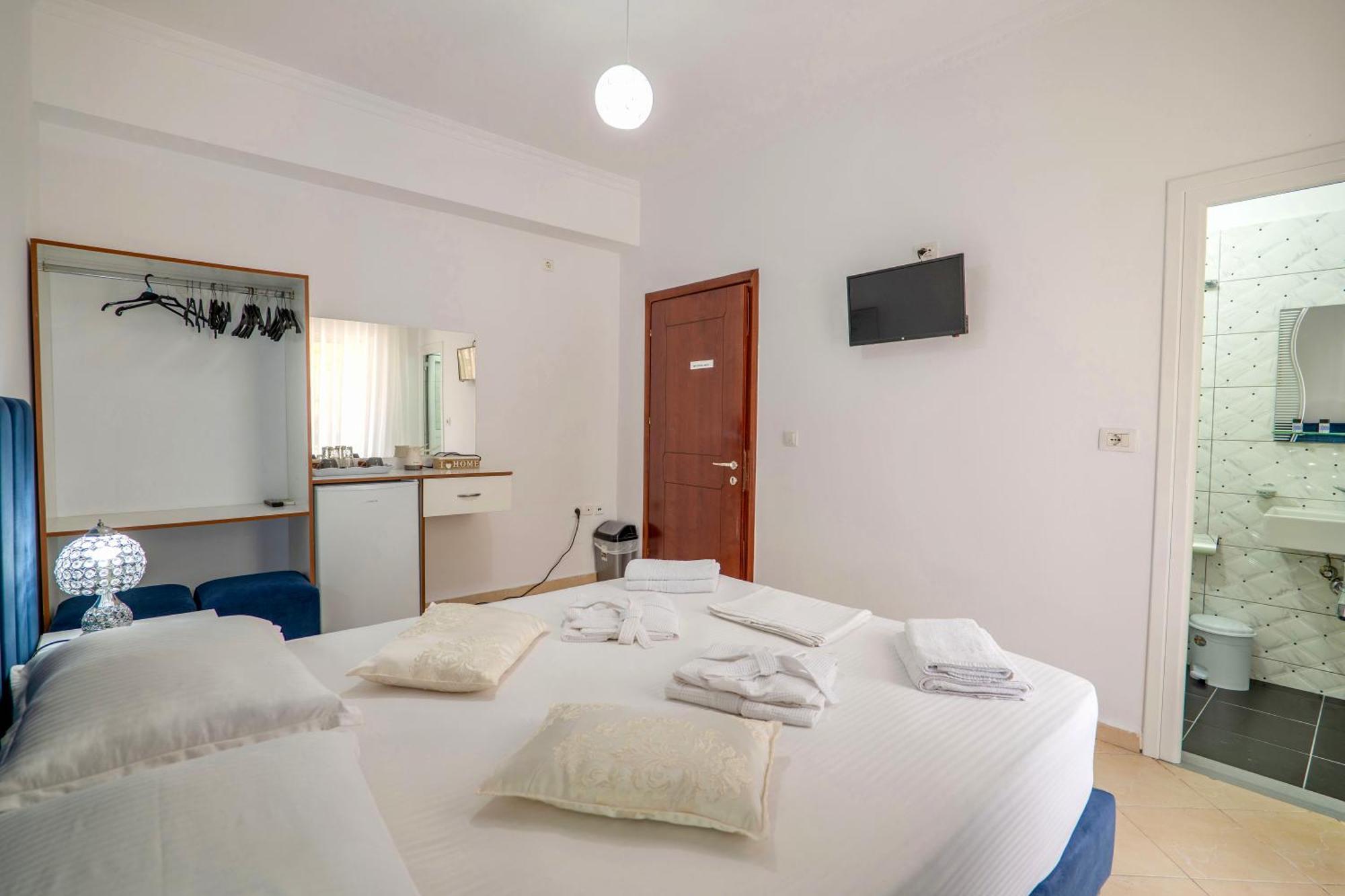 Eleni Guest House Sarande Exterior photo